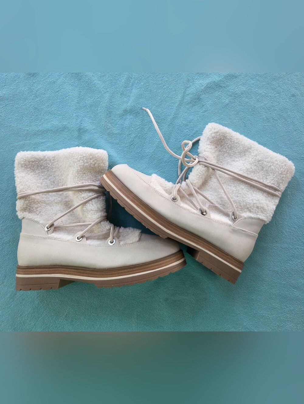 NEW Portland Women's Cream Sherpa Lace-Up Winter Boots